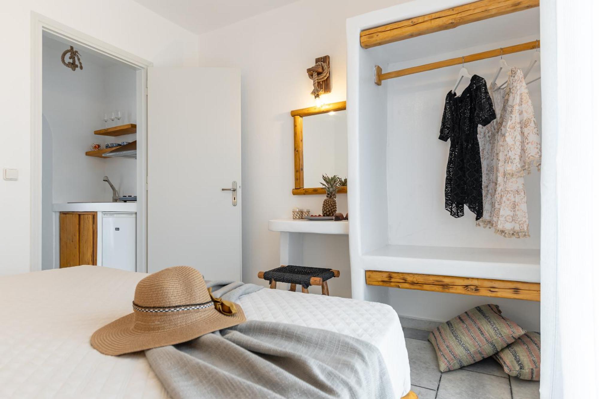 Naxian Serenity Suites Agia Anna  Esterno foto
