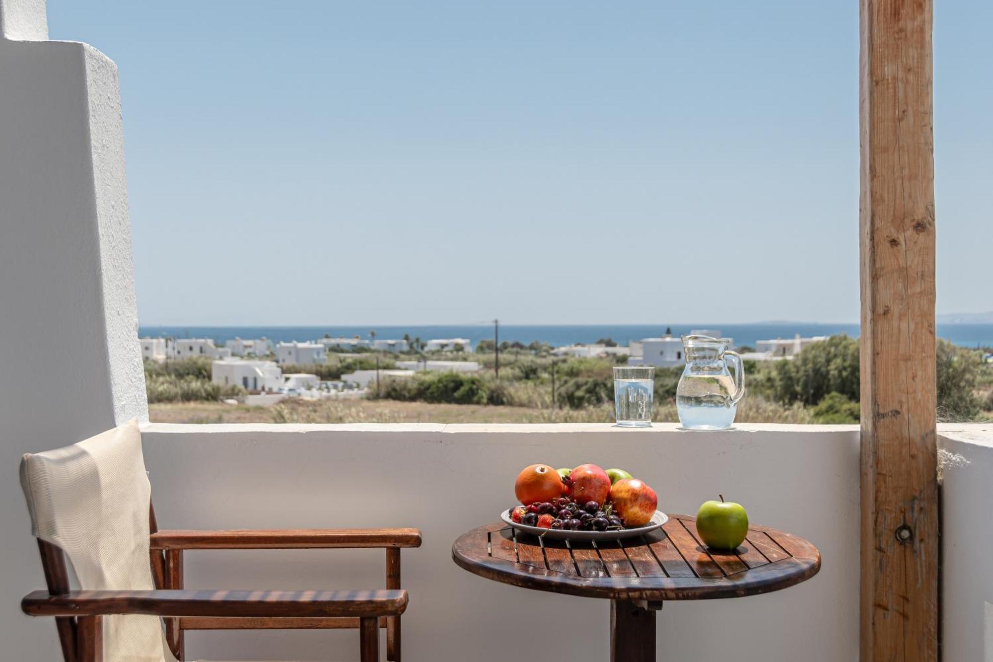 Naxian Serenity Suites Agia Anna  Esterno foto